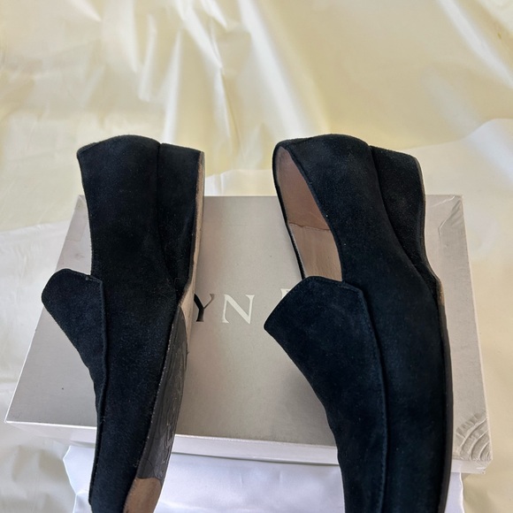 Taryn Rose Women's Black suede Loafers. Size 8 - Picture 4 of 7